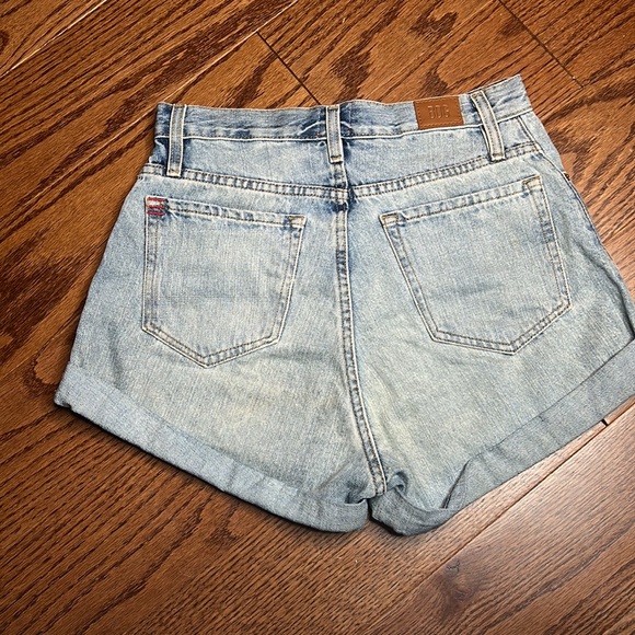 BDG URBAN OUTFITTERS HIGH RISE JEAN MOM SHORTS size 28 - Picture 6 of 10
